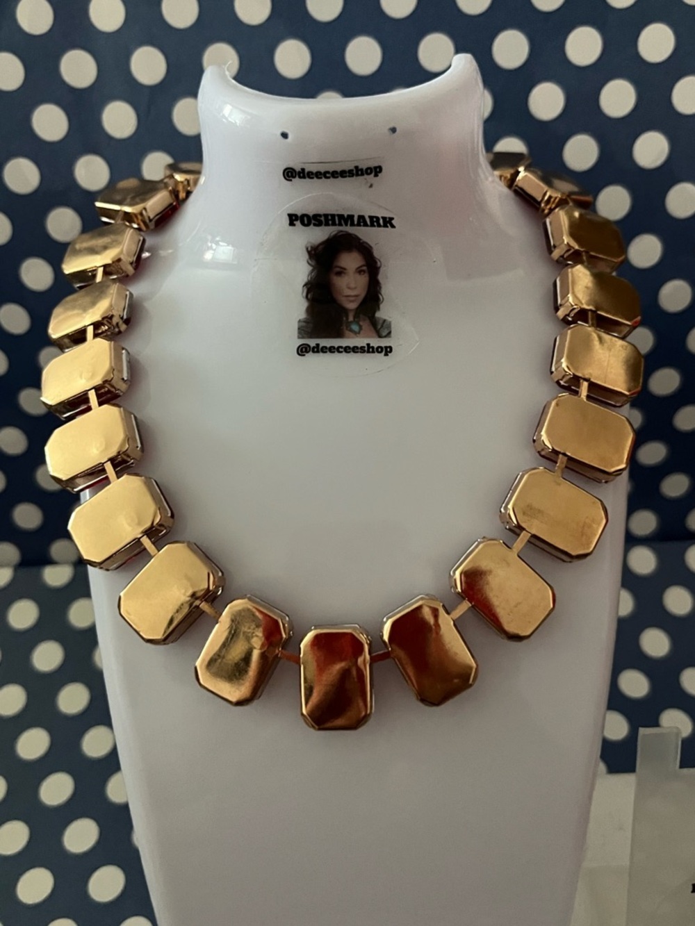 Vorkoi NWOT Red Faceted Statement Necklace in Gold-Tone Setting - Picture 4 of 8